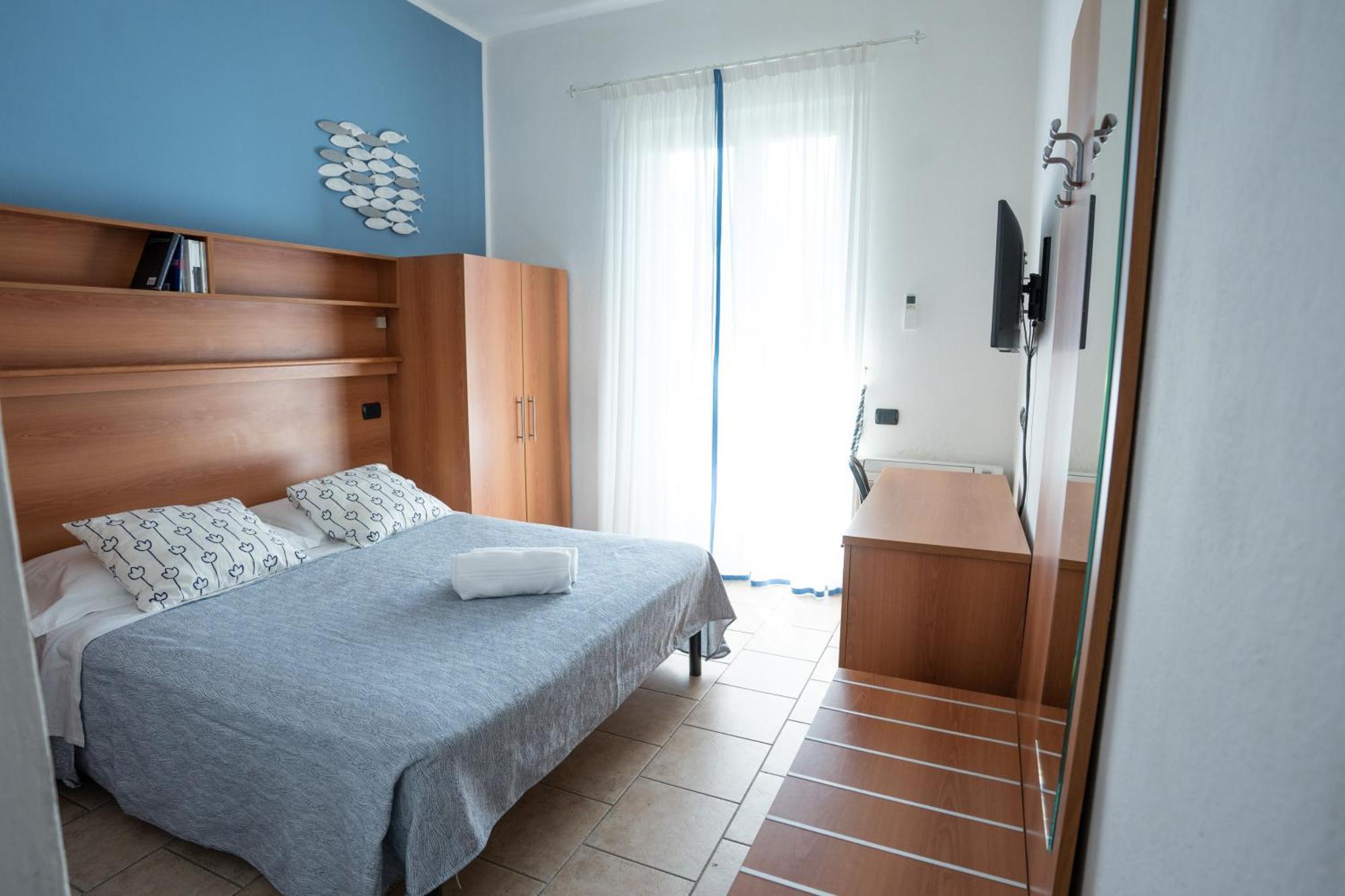Blueline Hotel