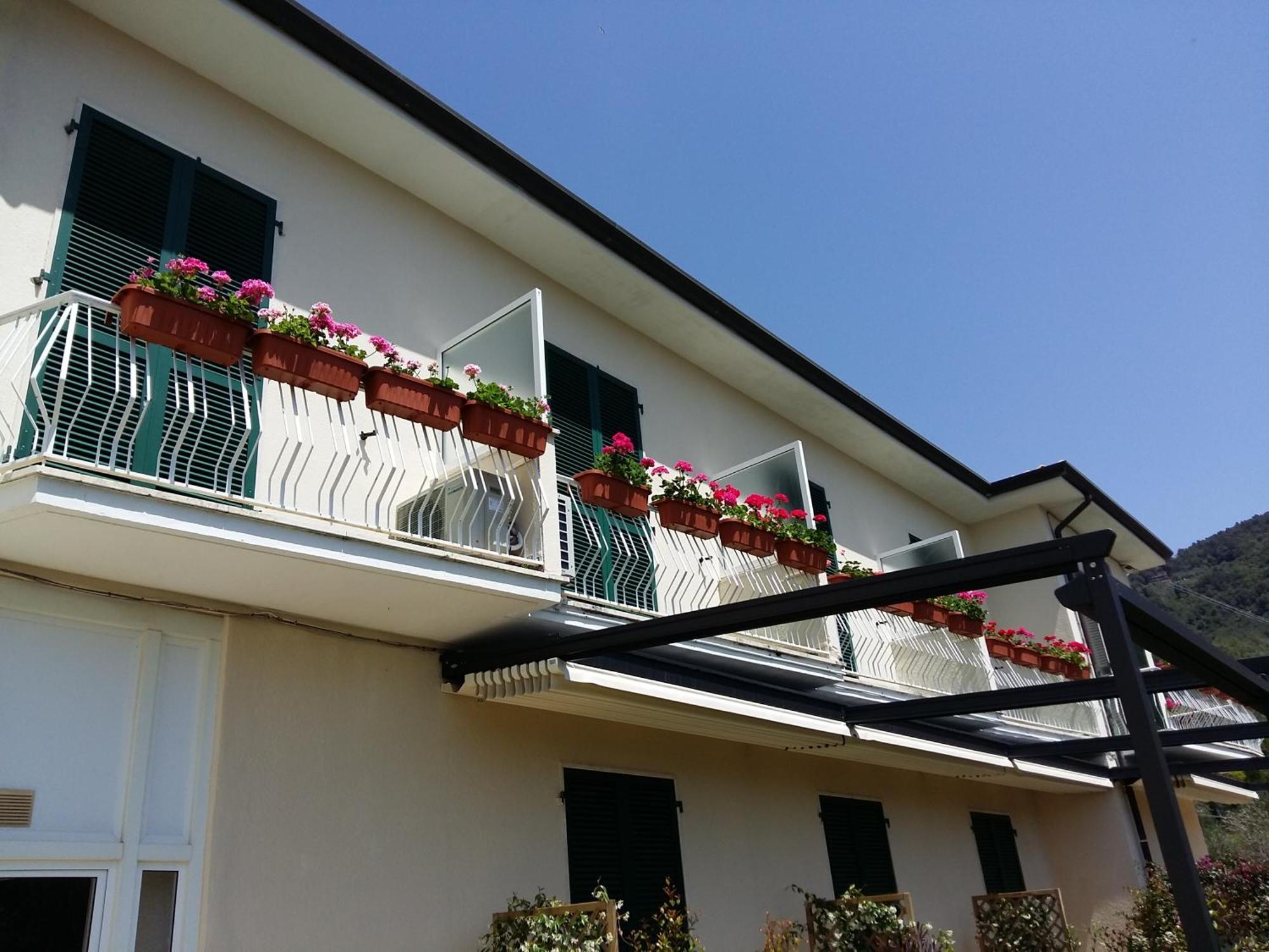 Blueline Hotel